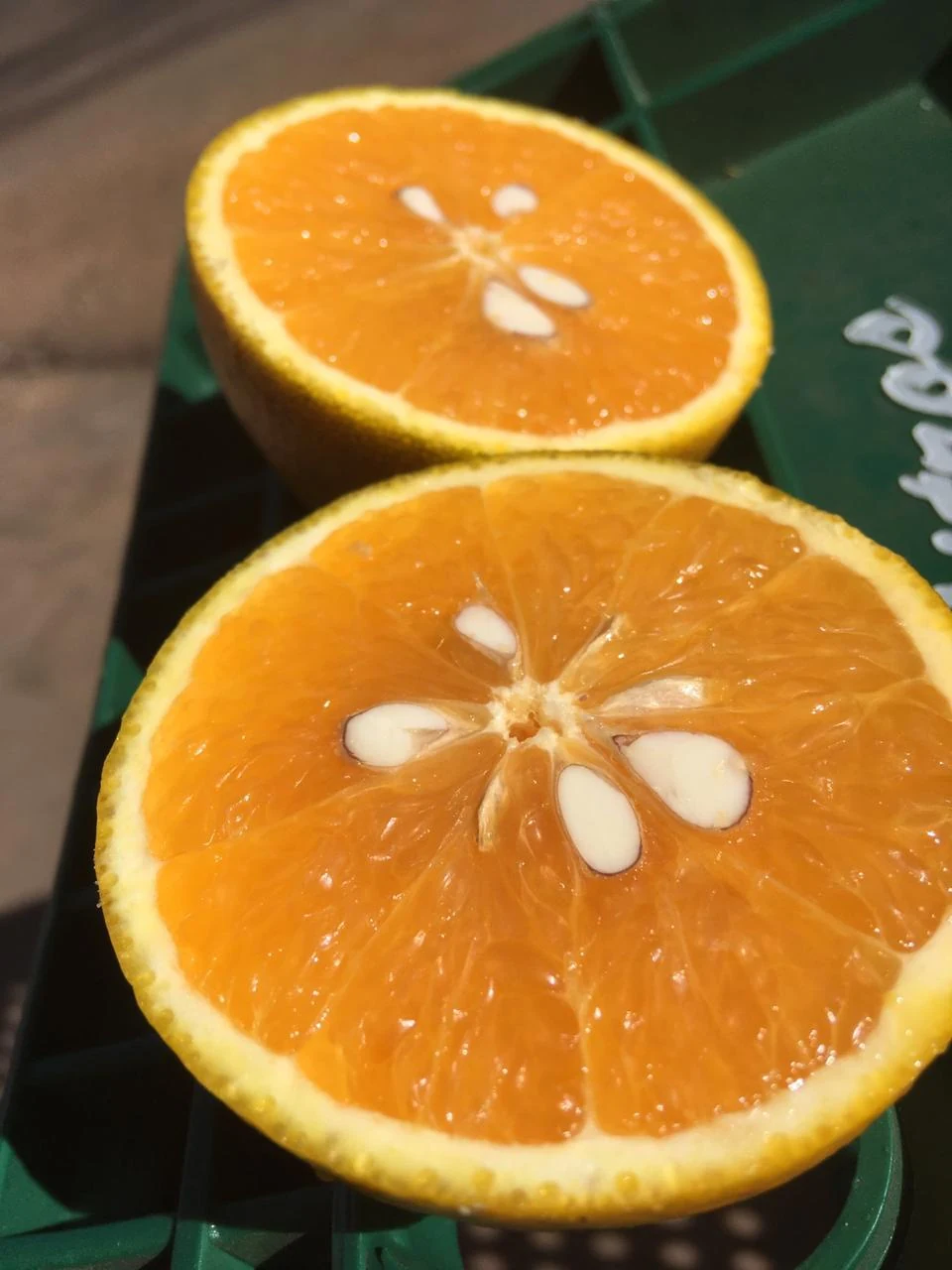 Laranjas Pera Rio cortadas ao meio